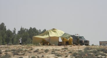 2011-06-11 Strong relationship between soldiers and settlers