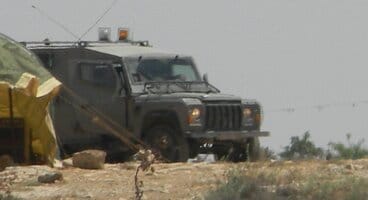 2011-06-11 Strong relationship between soldiers and settlers