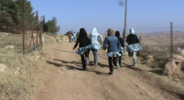 2011-06-11 The negligence of the army escort endangers the schoolchildren